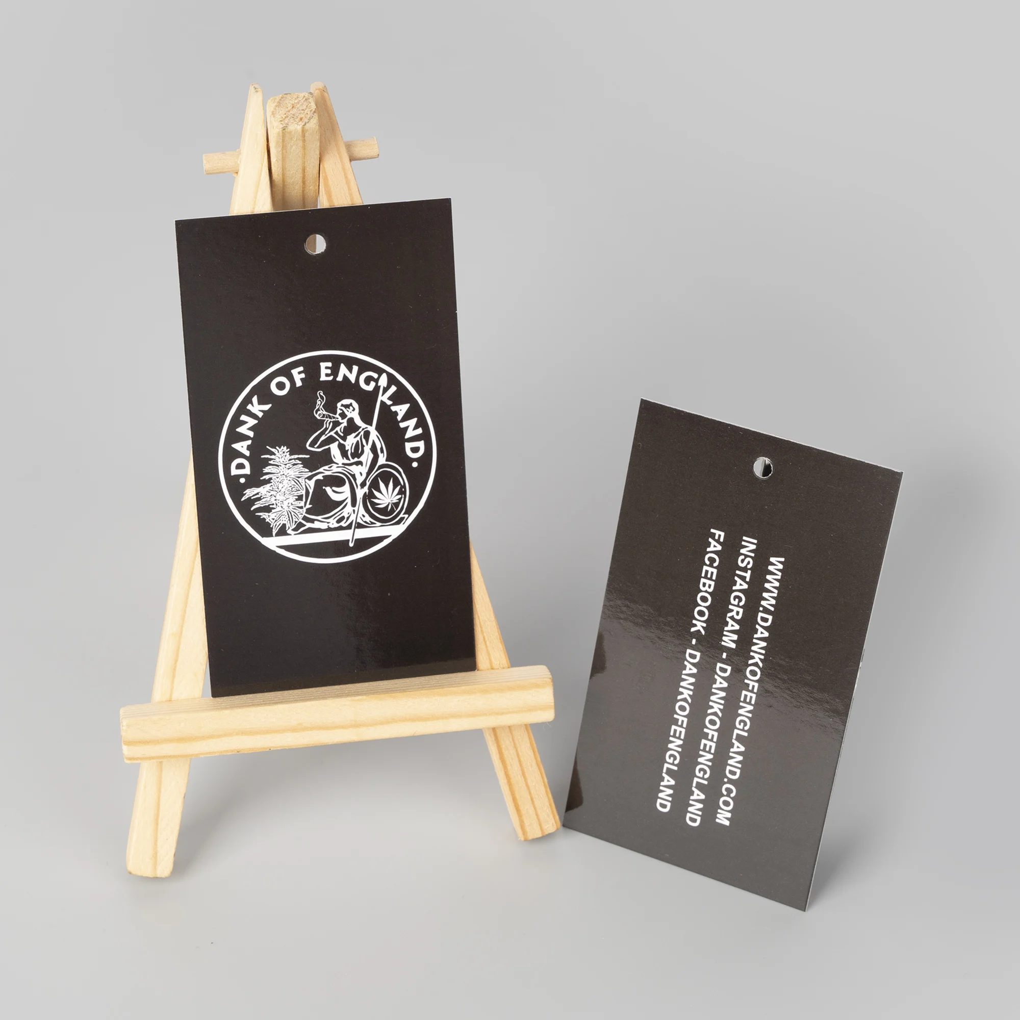 Colorful Rectangle Paper Swing Tags Logo Printing Custom Clothing Paper Hang Tag Thick 700g Clothing Tag with Logo