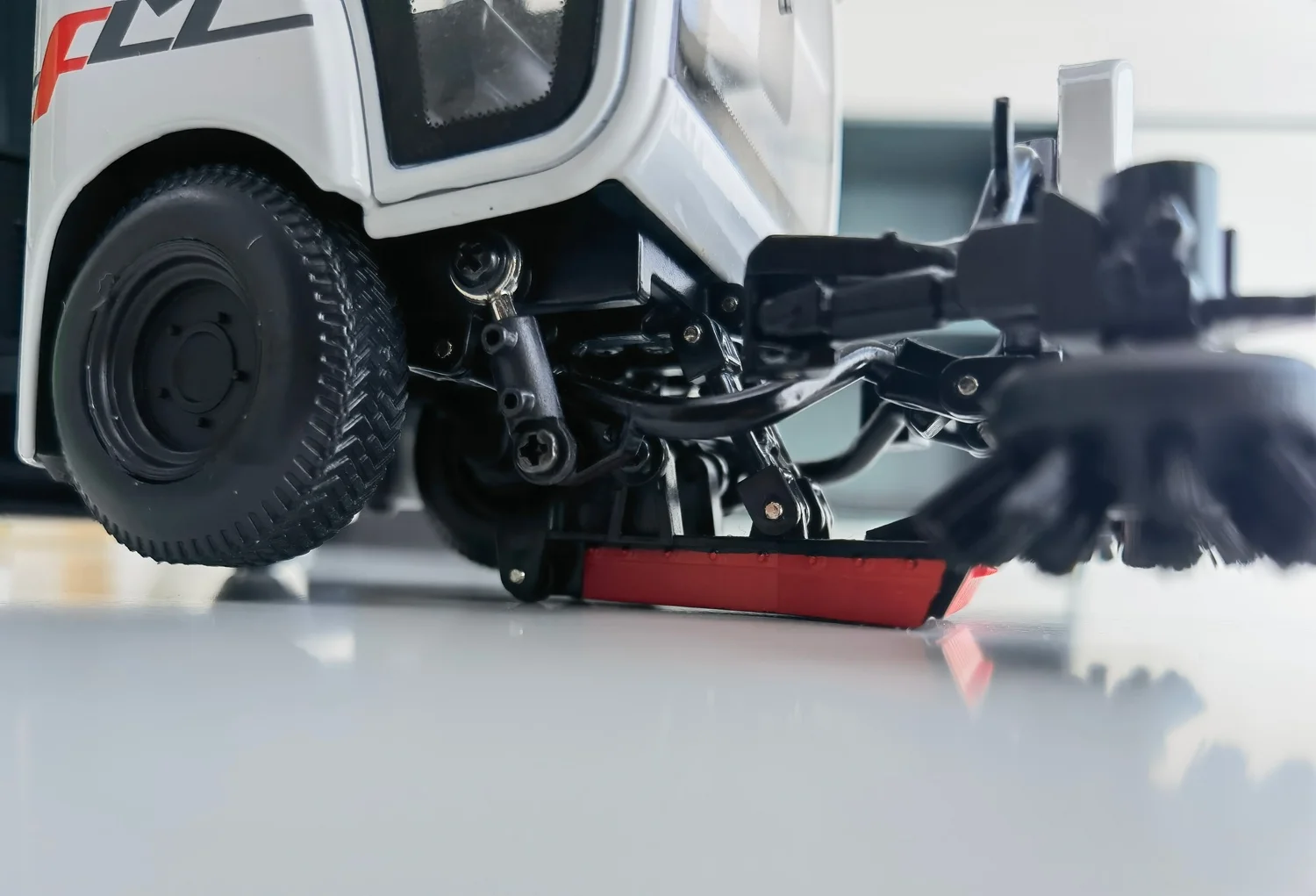 FULONGMA diecast road sweeper toy car model for children