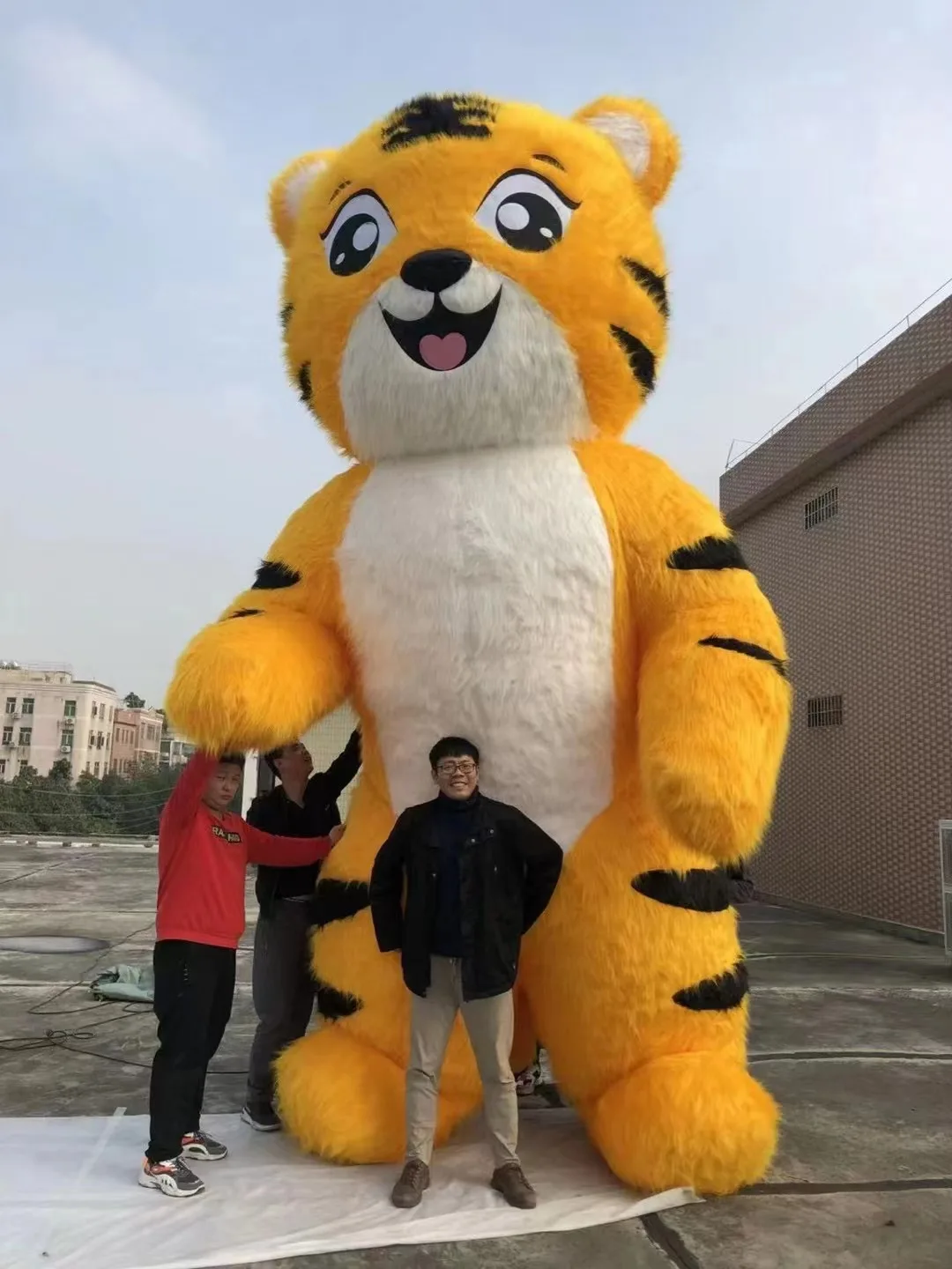 Guangzhou Hot Selling Large Size Cartoon Lovely Animal Tiger mascot costume for Amusement park