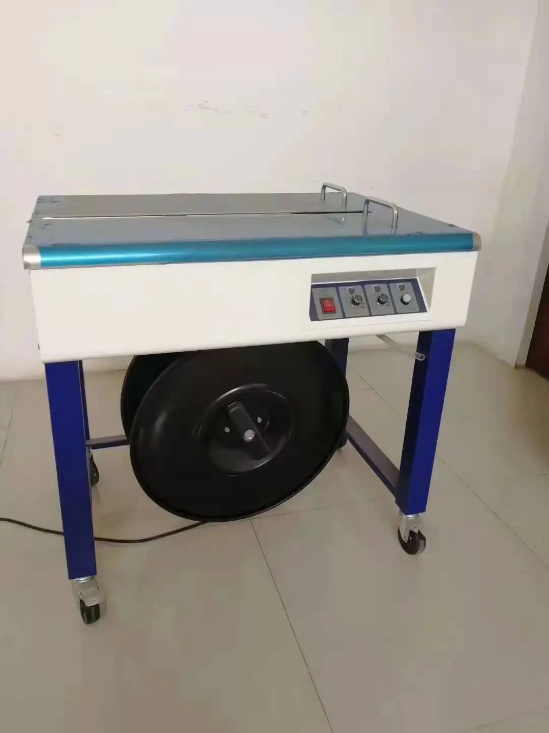 Semi automatic belt strapping machine for carton strapping