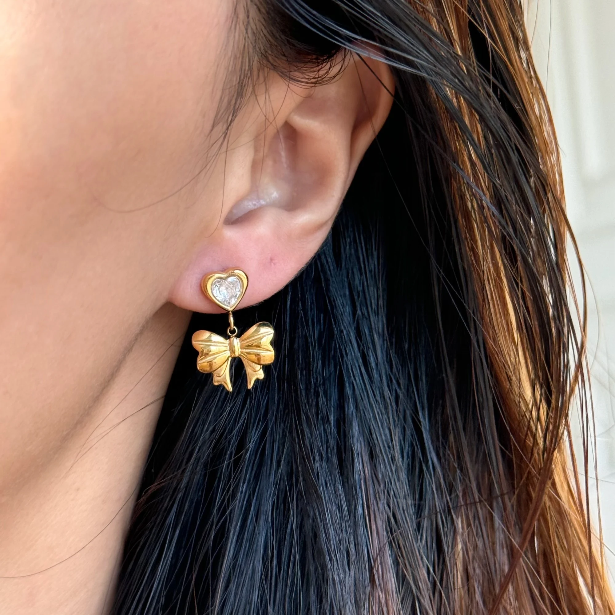 Dazan New HOT 18k Gold Plated Hypoallergenic Stainless Steel Cute Korean Love Heart Bow Clear Zircon Pendant Young Earrings