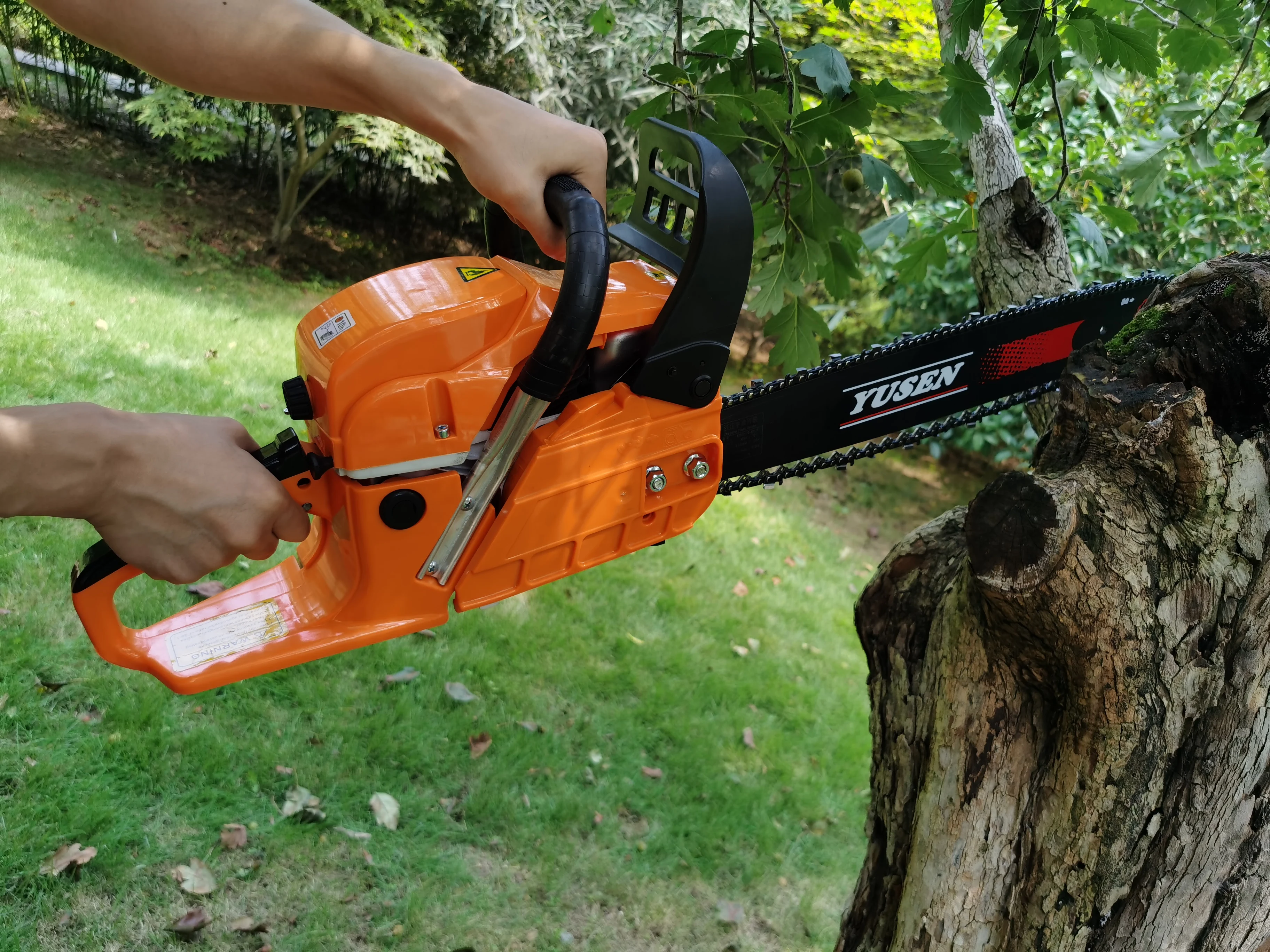 China Suppliers Garden Tool 2-Stroke Gas Chainsaw Big Power Petrol Chainsaw