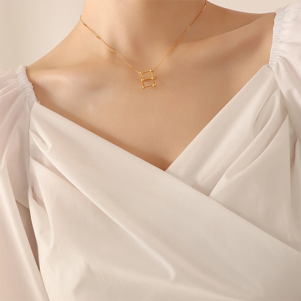 Creative Gold Plated Waterproof Women Jewelry Stainless Steel Hollow Square Pendant Necklace