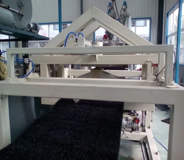 Полиэтиленовая машина для производства газонов/пластиковая Линия для производства травы