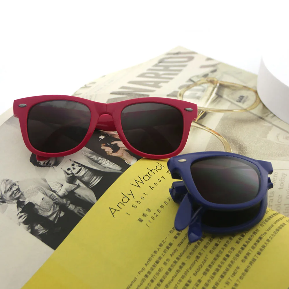 Customize Logo Lenses promotional fashion retro plastic PC frame sunglasses folding UV400 sunglasses 2022