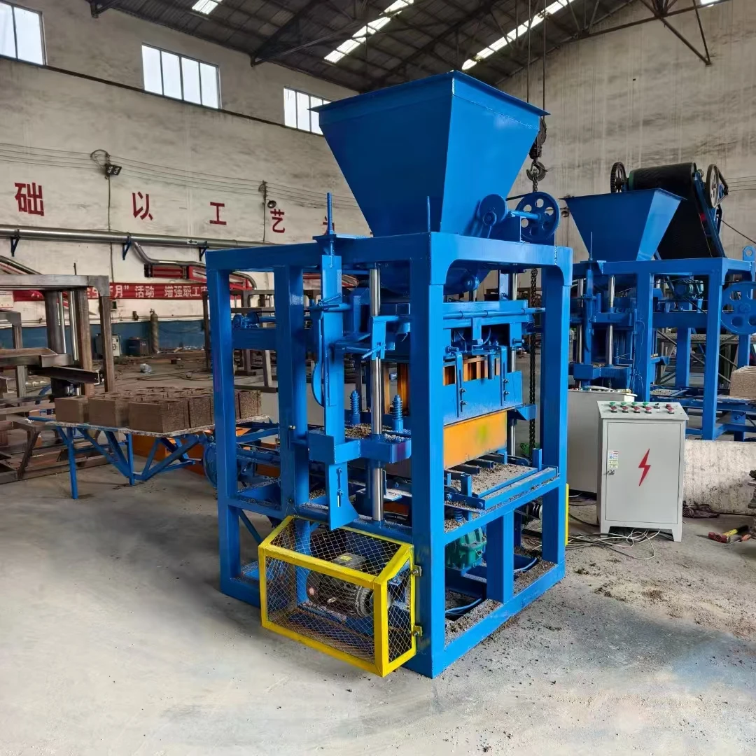 Полуавтоматическая производственная линия вибрационного типа питается от электродвигателя или генератора электроэнергии