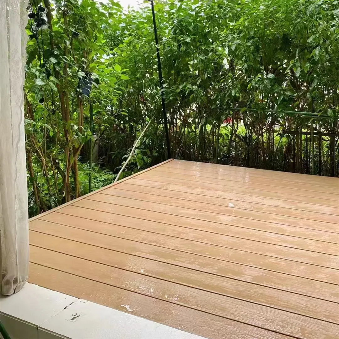 Co-extrusion technology WPC Composite Decking Boards For Outdoor Flooring