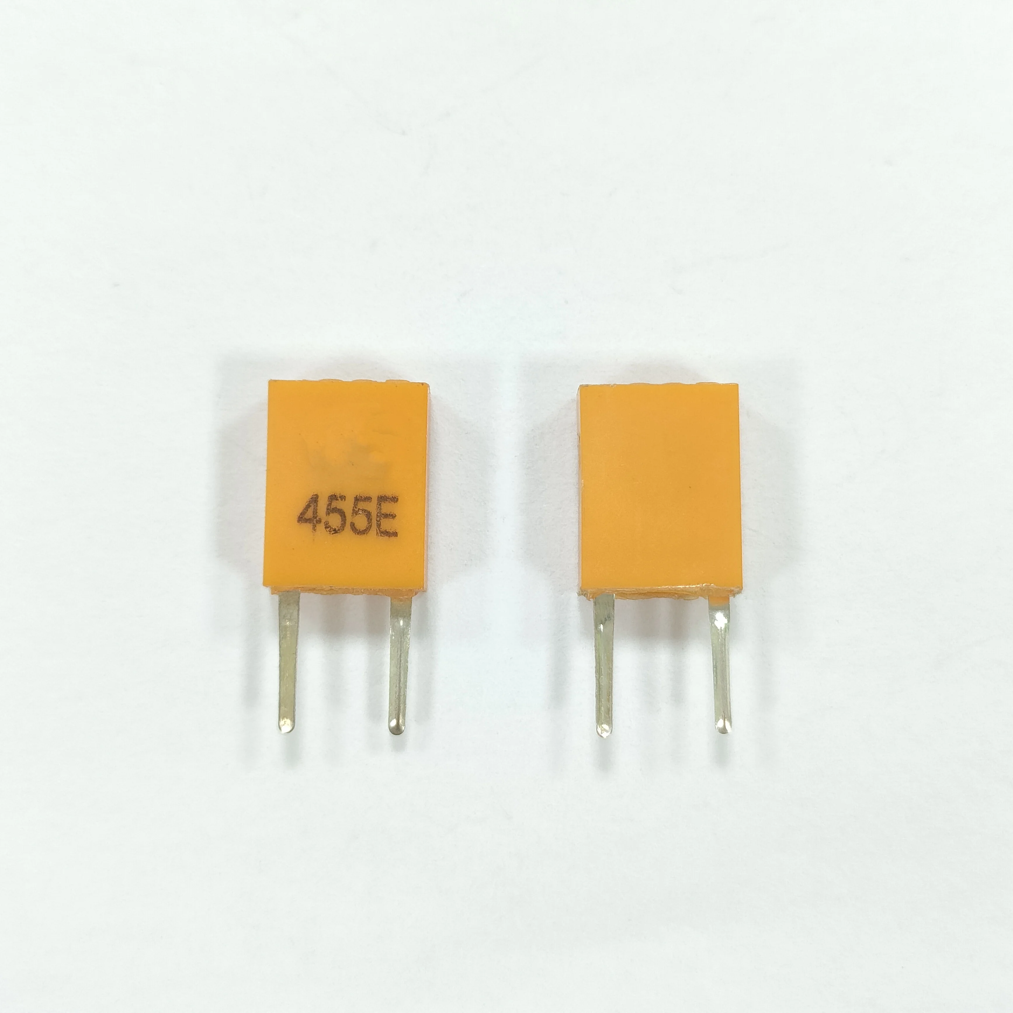 Resonators CRB455E / ZTB455E 455kHz Ceramic Resonator 0.3% -20C ~ 80C Through Hole