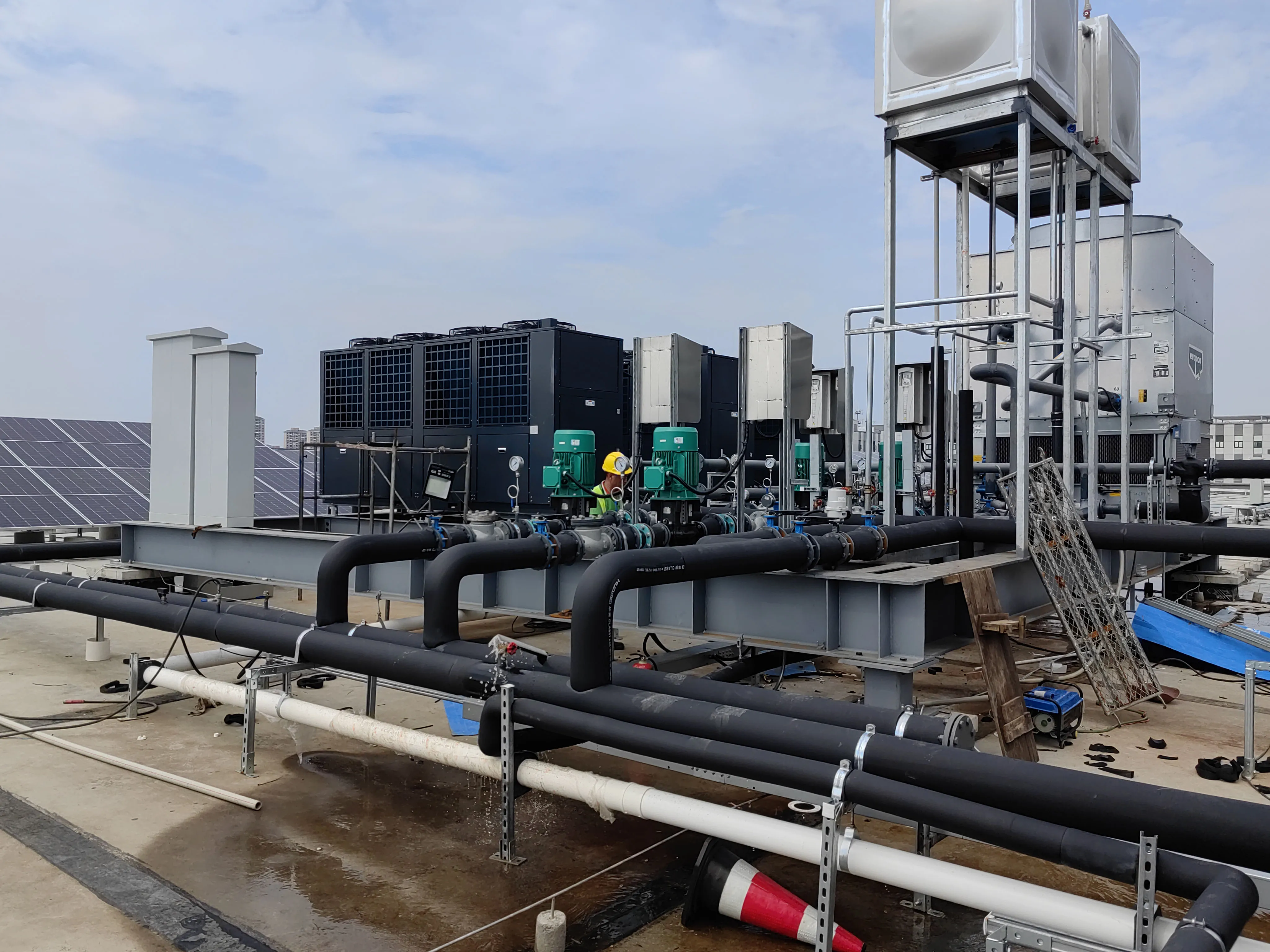 DC inverter CO2(R744) heat pump High COP Cooling & Heating Heat Pumps  Air source  hot water