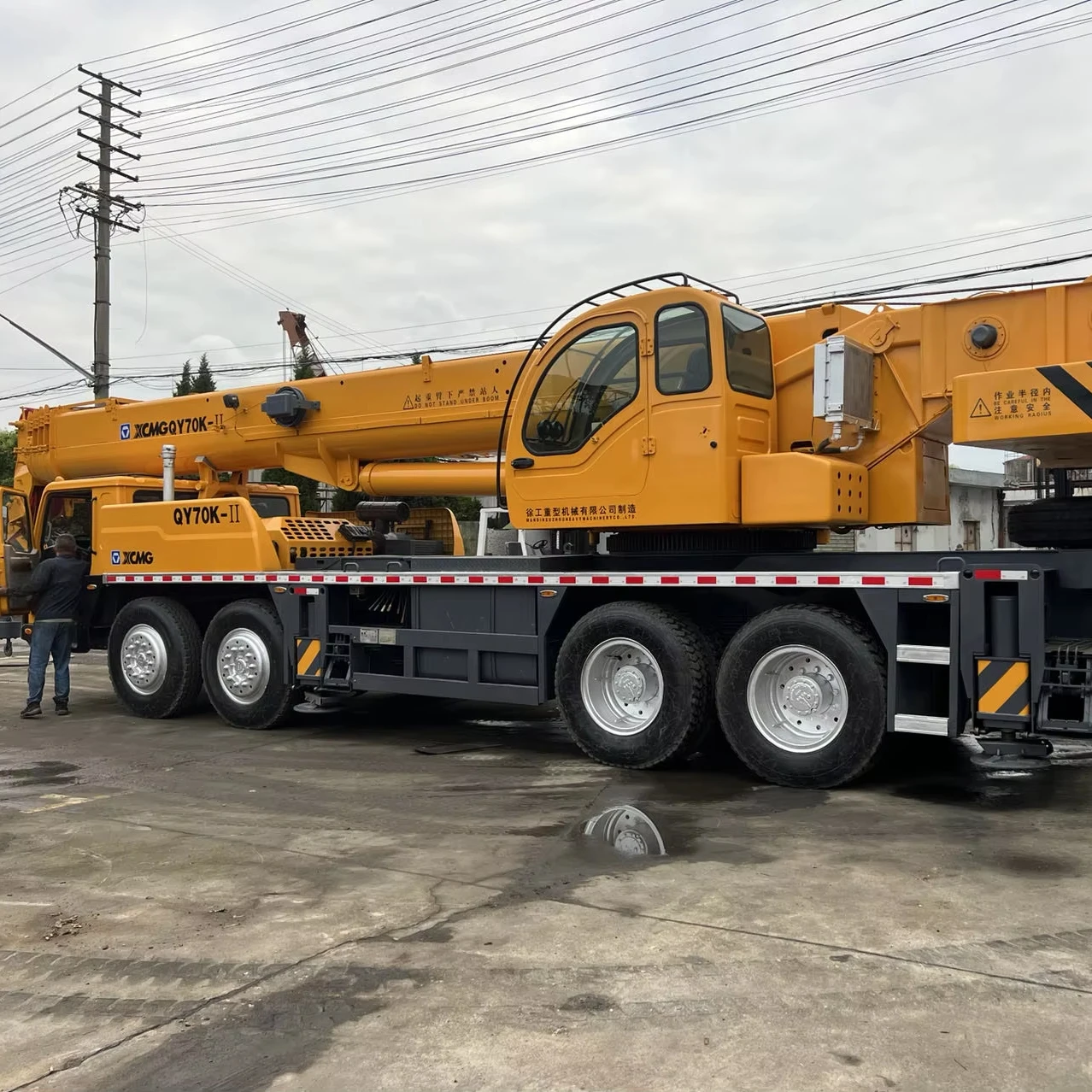 Domestic used 70 tons car crane, 90% new, spot supply, professional foreign trade export service, welcome to buy