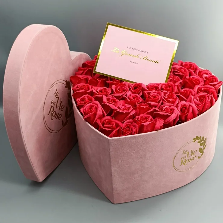 Wholesale custom made heart shaped pink velvet flower box with foam for preserved roses