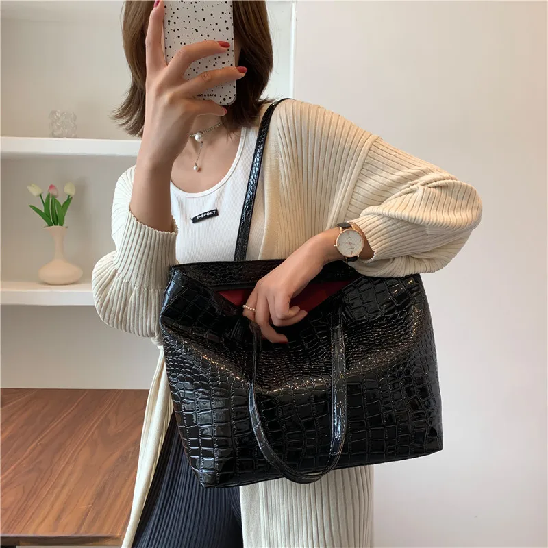 2022 New Simple Cheap Solid Color Pu Leather Shoulder Handbag Women Large Capacity Crocodile Pattern Tote Bag