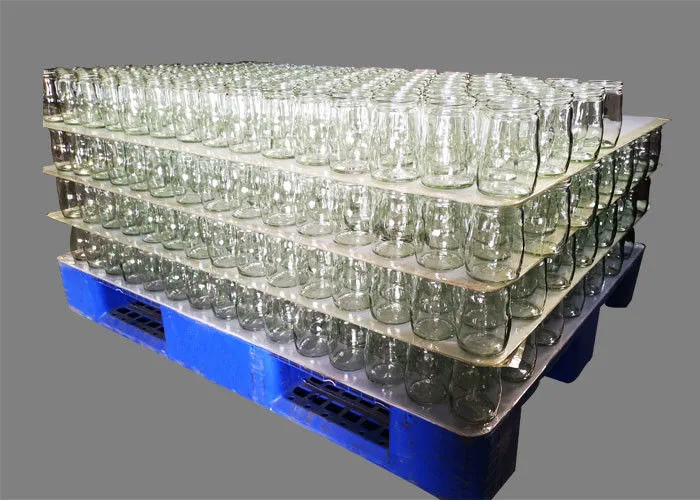 Plastic corrugated sheet for bottles layer pallet