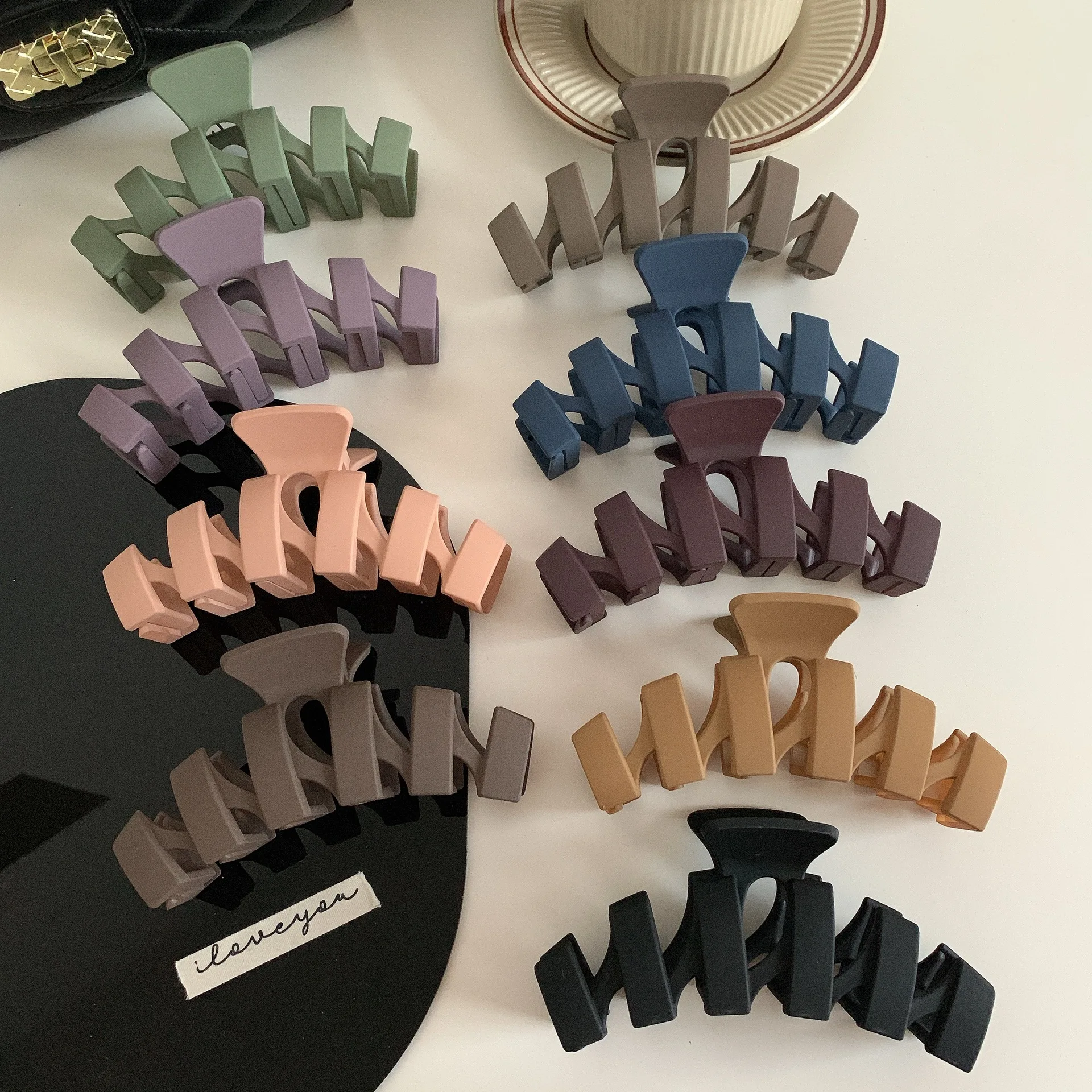 Elegant 13cm Large Size Matte Wave Hair Claw Clips Lady Girls Thick Hair Accessories Vintage Color Fashion Hair Claw Clamp