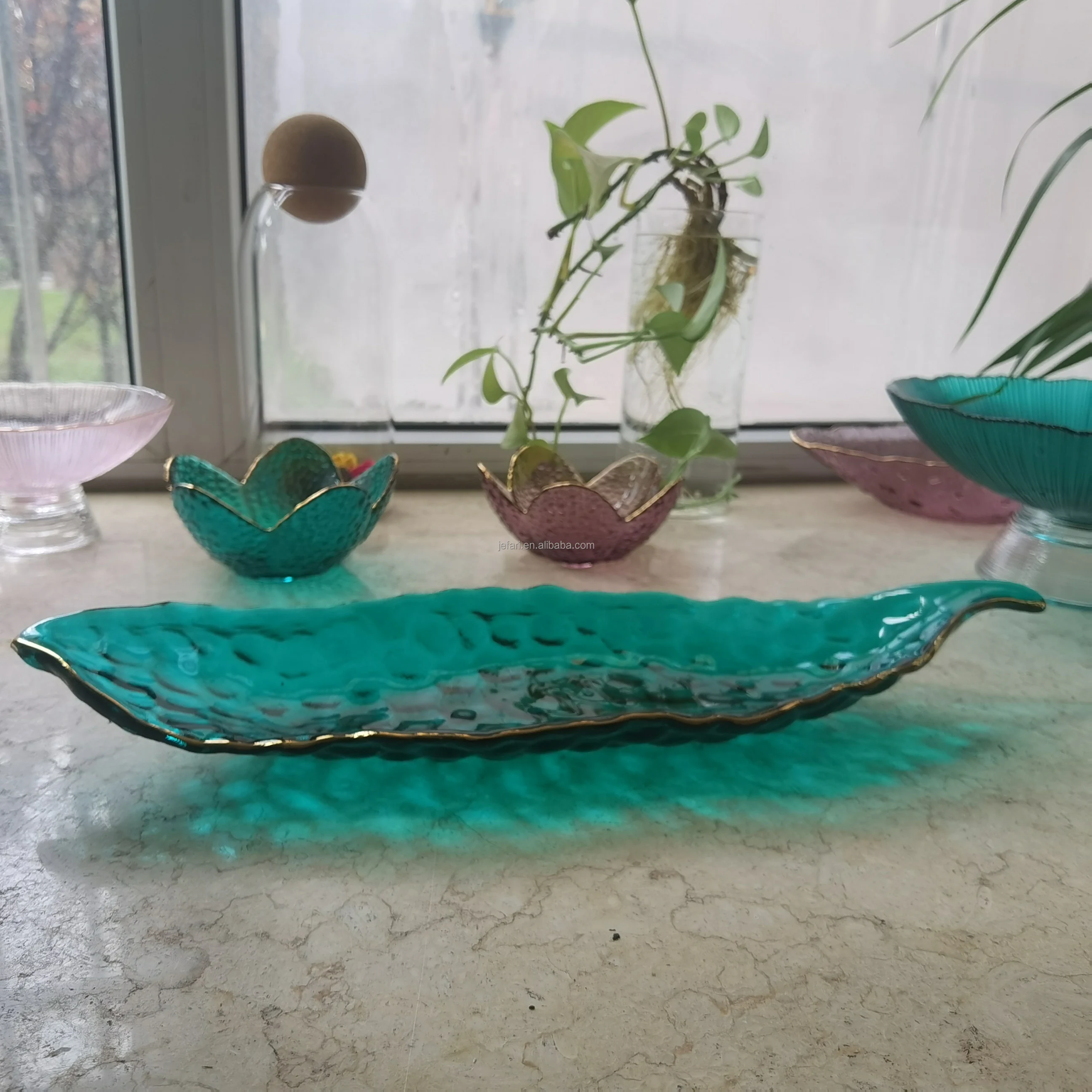 Pea Pod Shaped Irregular Glass dry Fruits serving Tray For Wedding Ceremony