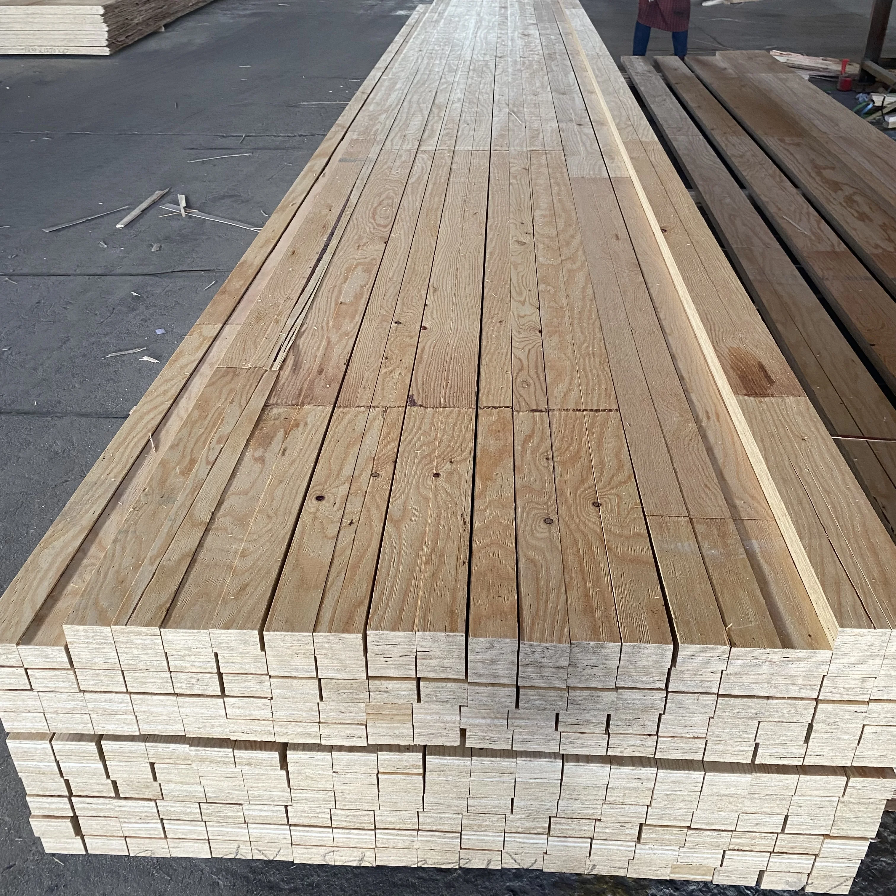Plywood type Chinese Suppliers yeluwood pine LVL glulam beams wooden laminated beams for bridge house building Structural