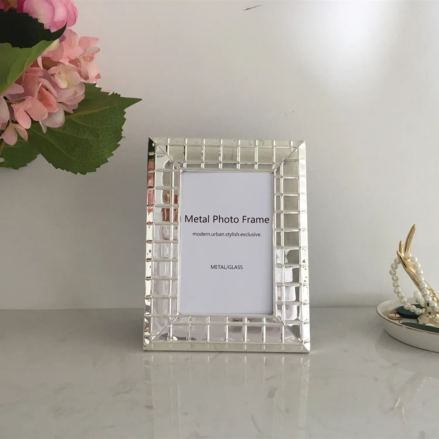 8X10 Factory directly customizes high quality metal photo frame size and card paper for memorial and home decoration