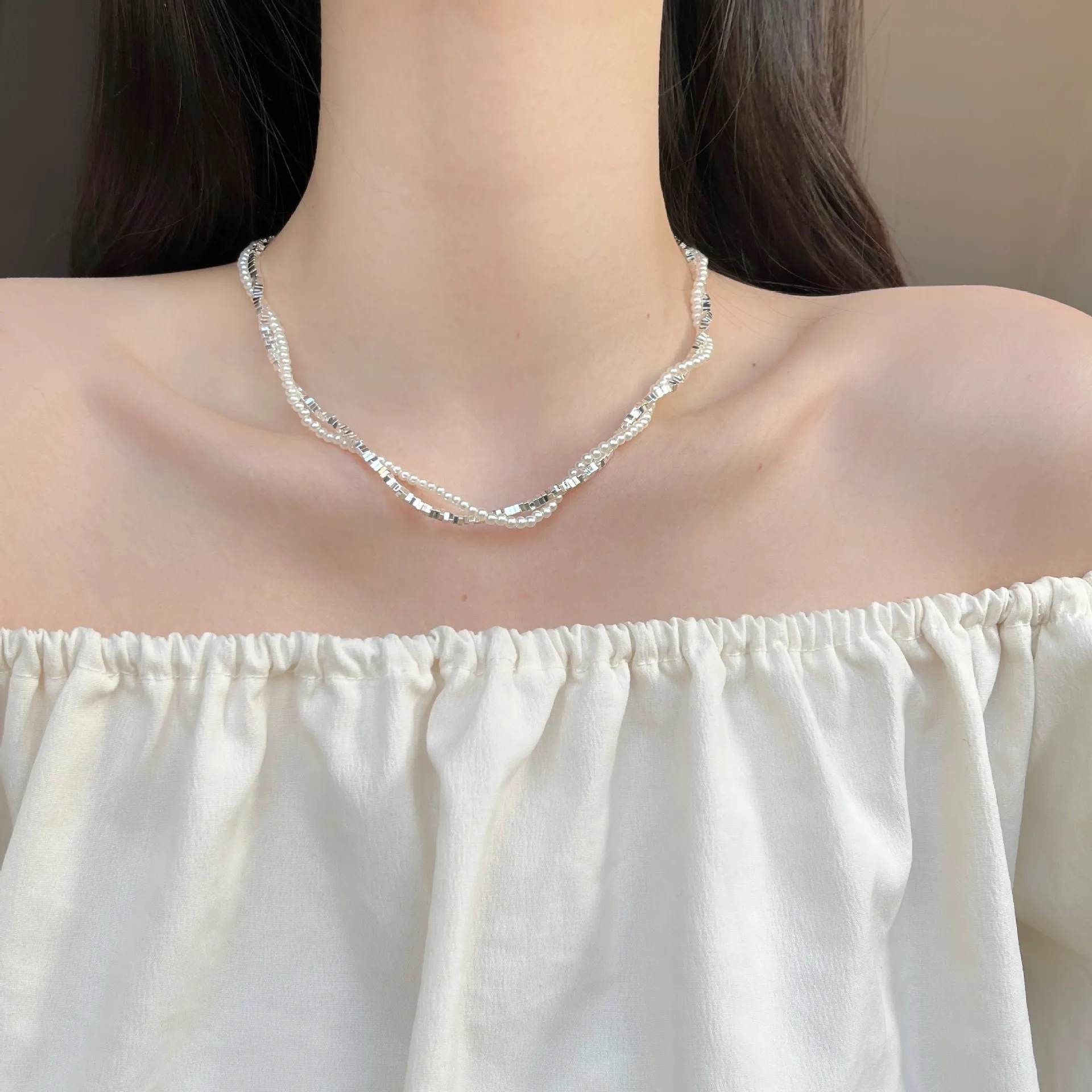 Wholesale Double Layer Silver Scraps Choker Necklace Natural Stone White Imitation Pearl Round Necklace For Women