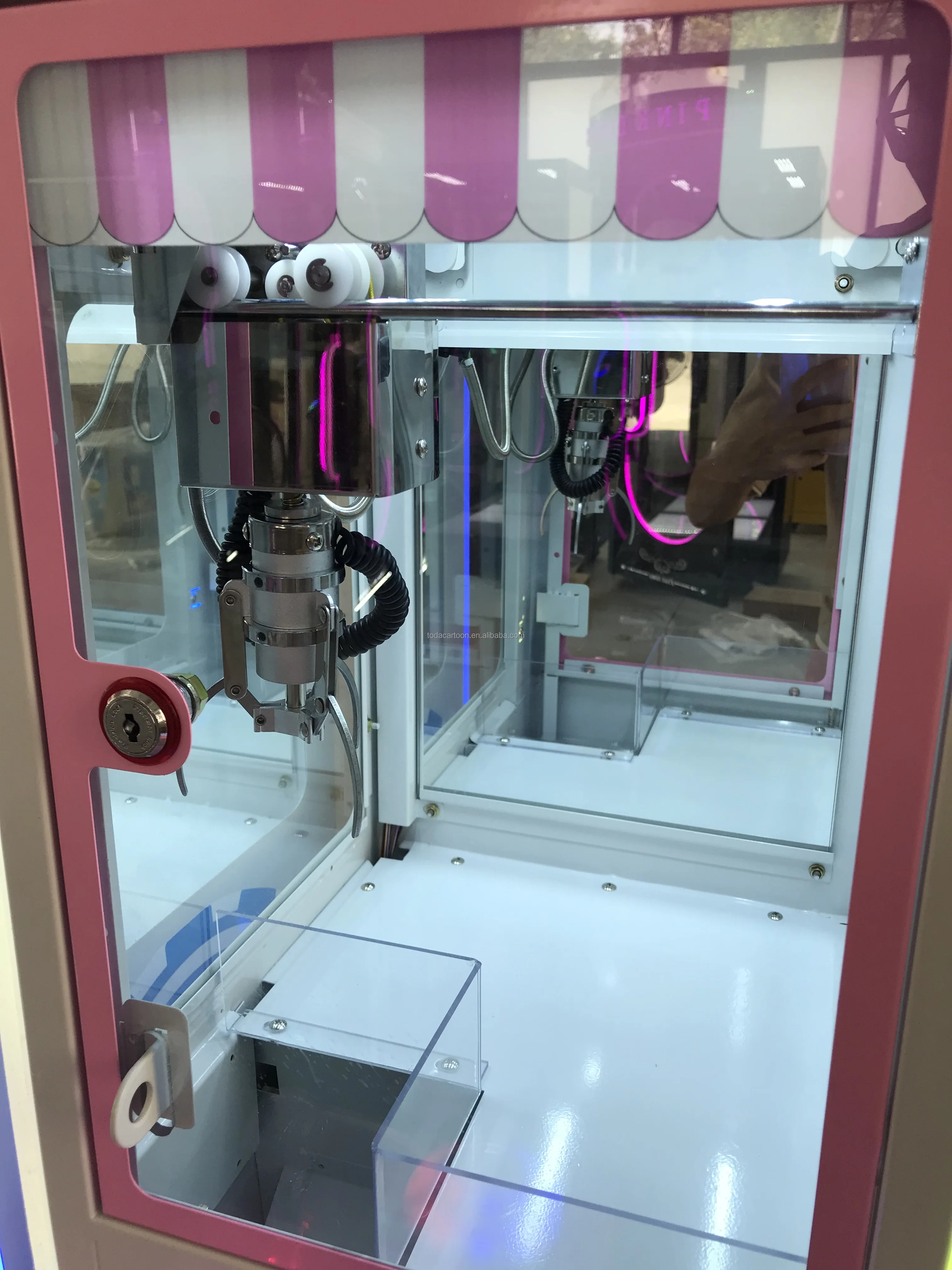 Toda coin operated arcade toy crane machine mini bill acceptor mini super crane claw machine mini crane machine