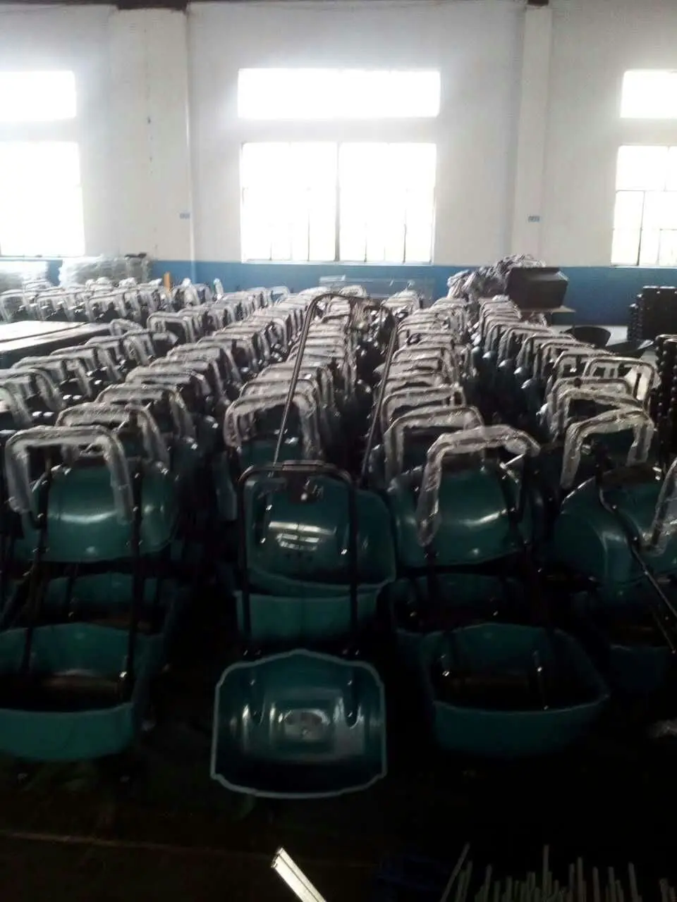 Walk behind broadcast spreader abono spreader TC2026