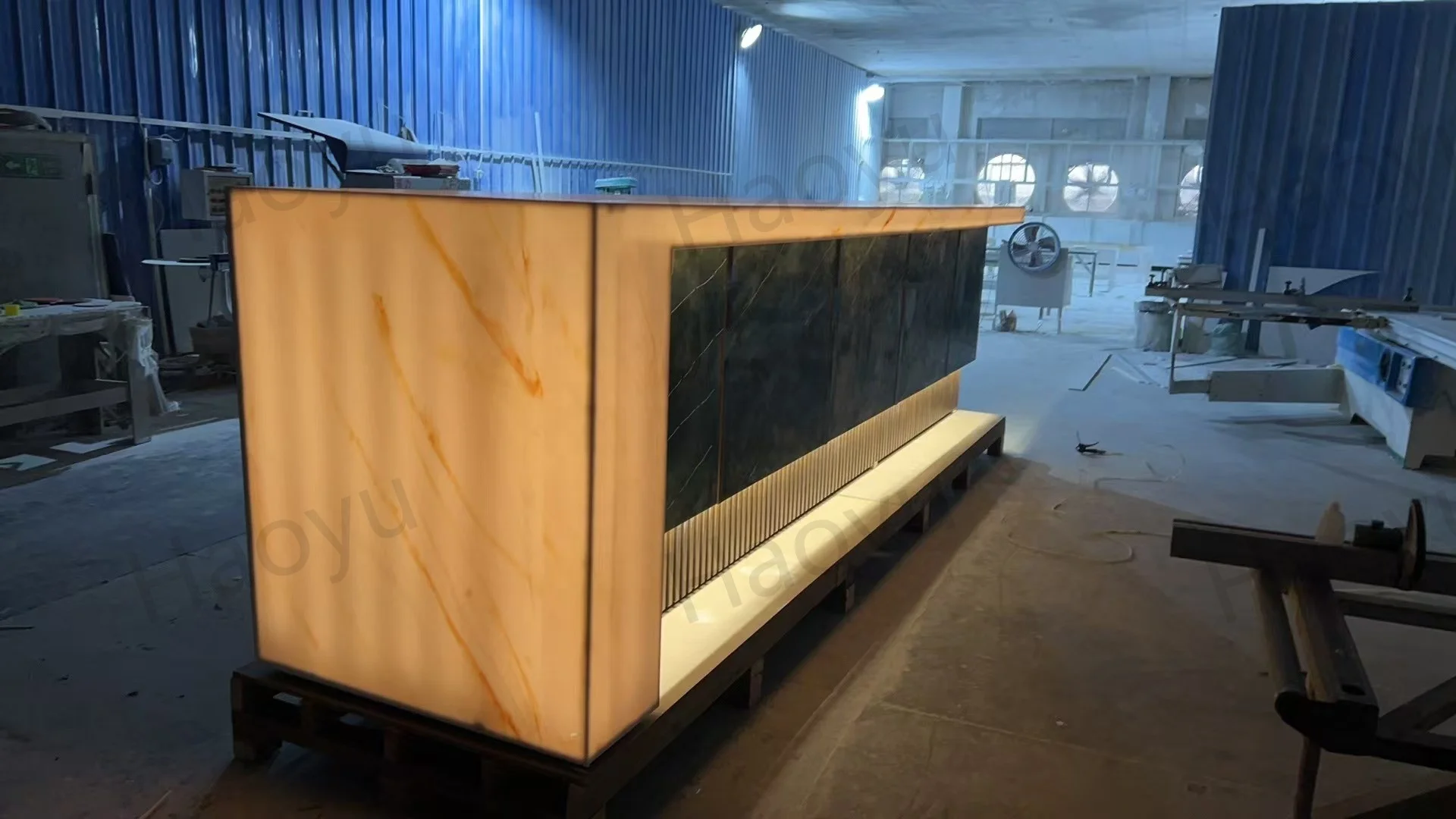 Bar club furniture set modern luxury ktv cafe fast food restaurant bar counter design led plastic bar table counter for home
