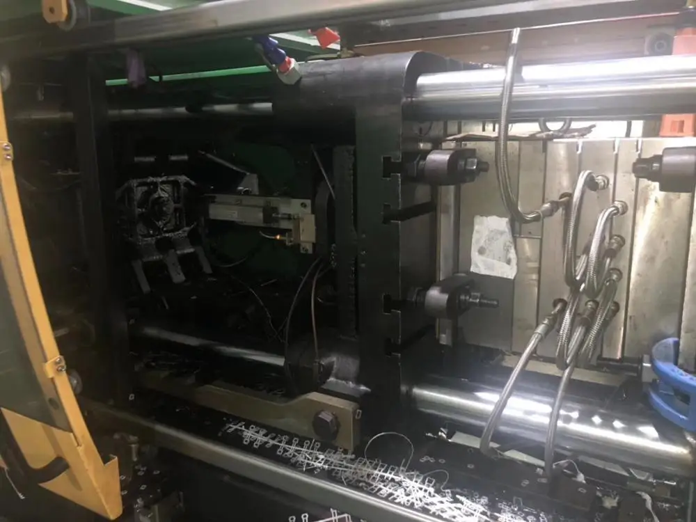 Borche используется литьевая машина 120T 200T 260T 320T 380T