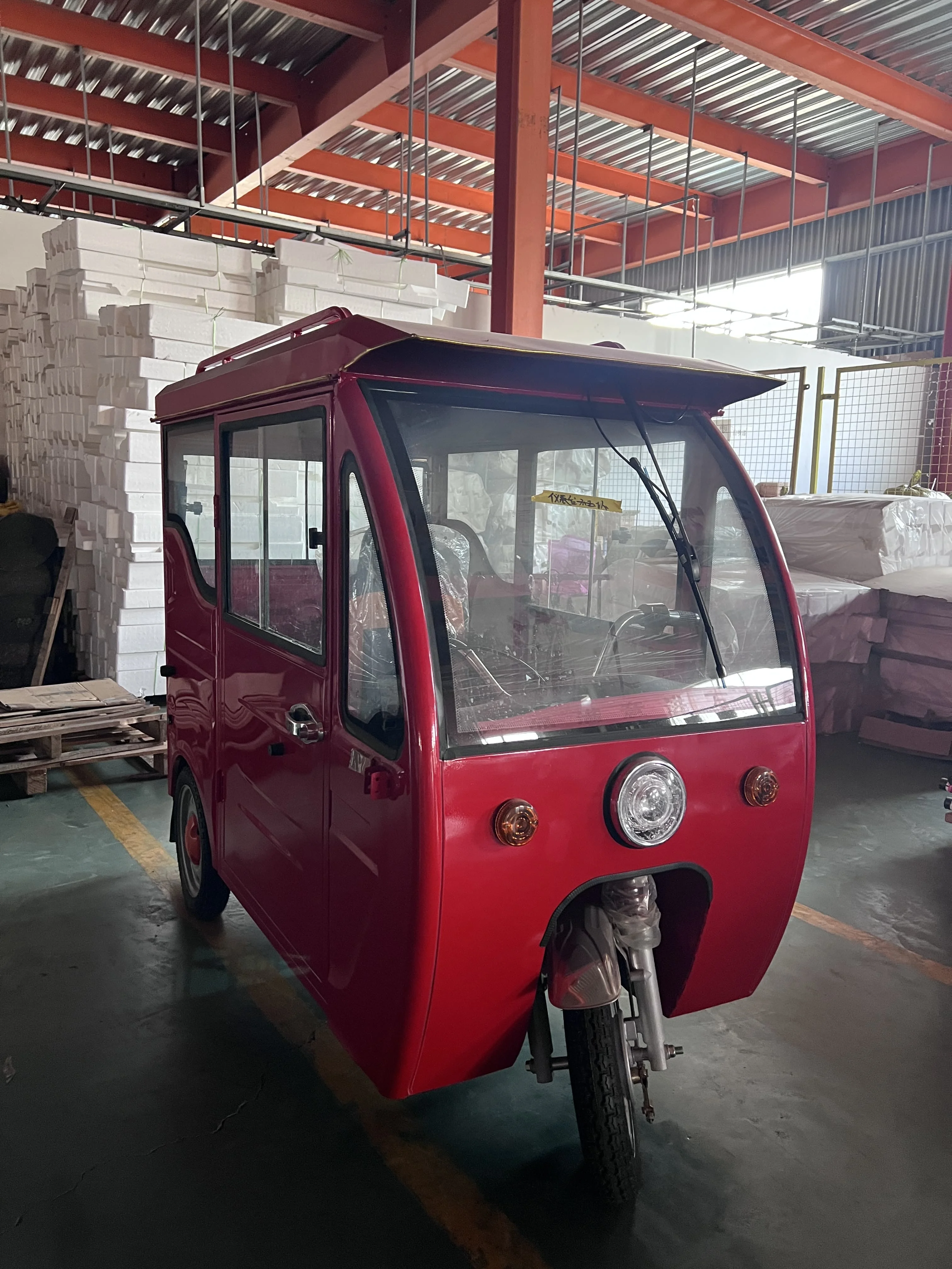 New Design 48v 60v 72v 800w 1000w 1200w 1500w 2000w Family Steel Closed Passenger Three Wheel Electric Tricycle EEC Certified
