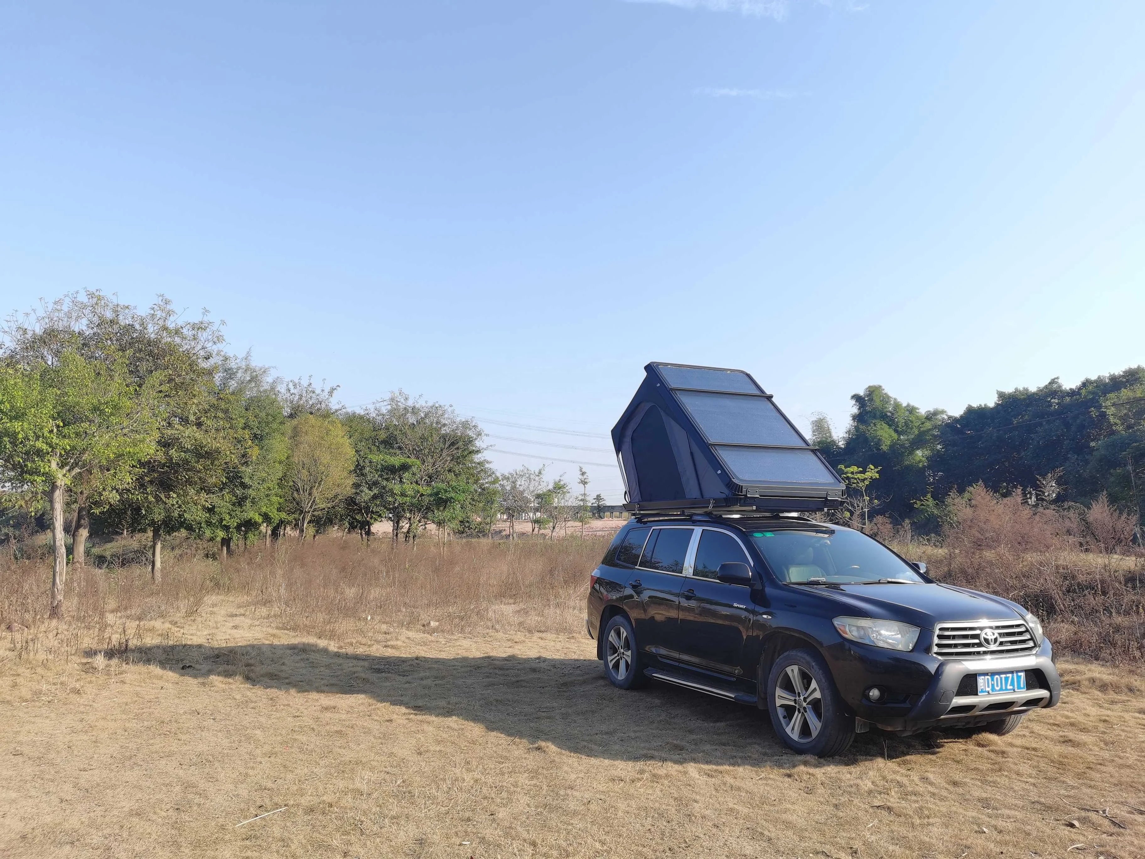 Portable Light Weight Inner Insulated Clamshell Triangle Camping Roof Top Tent For Camping