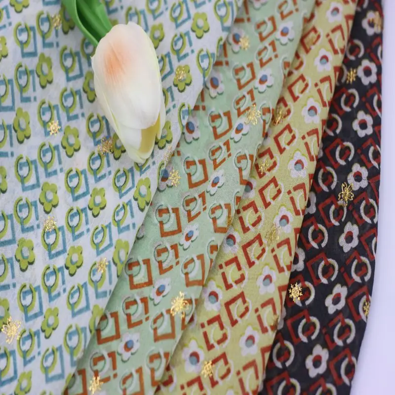 Wholesale High Quality Light Weight 100 Polyester Printed Flower Print Chiffon Fabric Pleated Chiffon Fabric