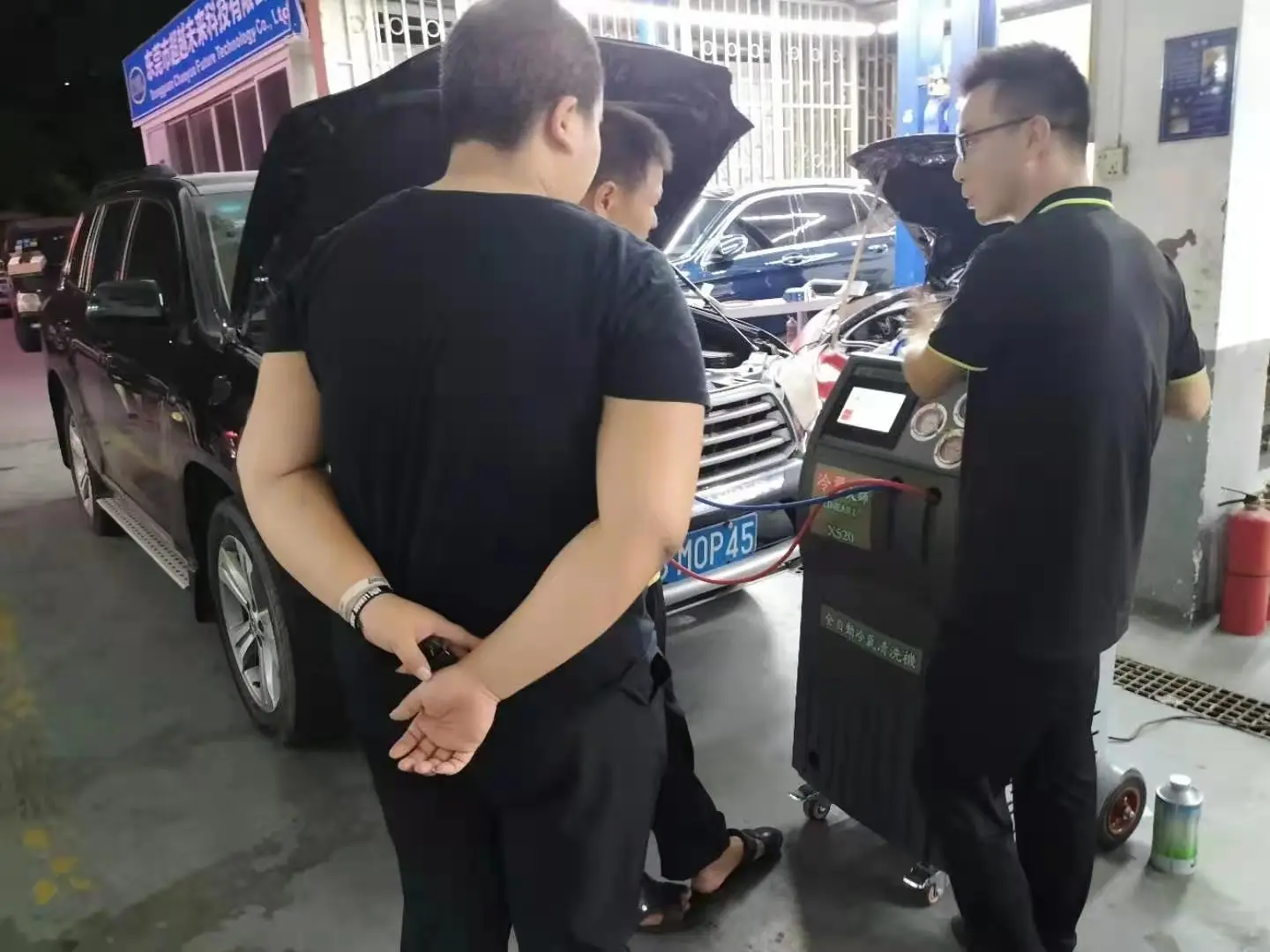 Auto ac cleaning flushing and oil exchange machine