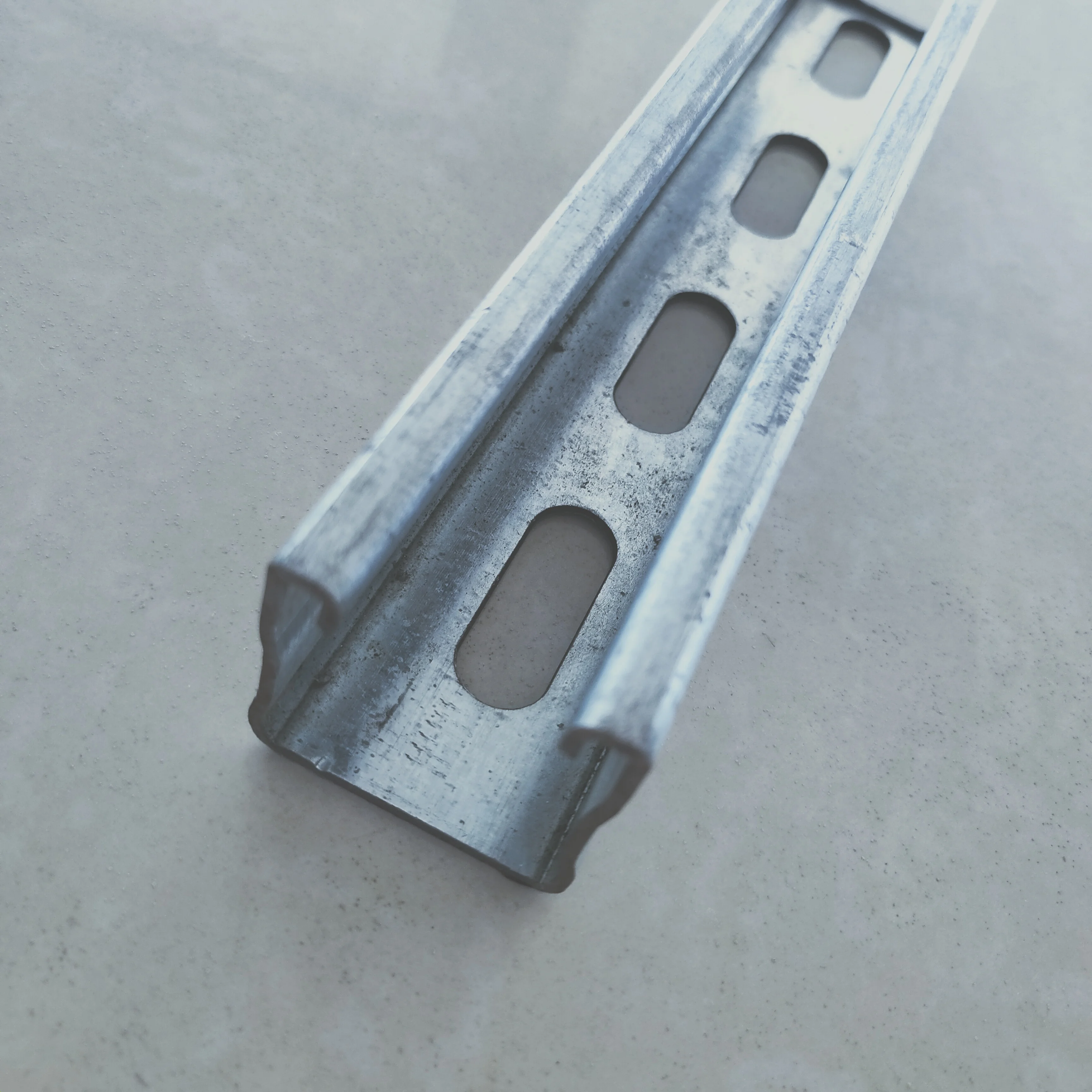 Оцинкованный U-образный канал Q235B, стальные профили, прайс-лист на стальной Распорке C-beam