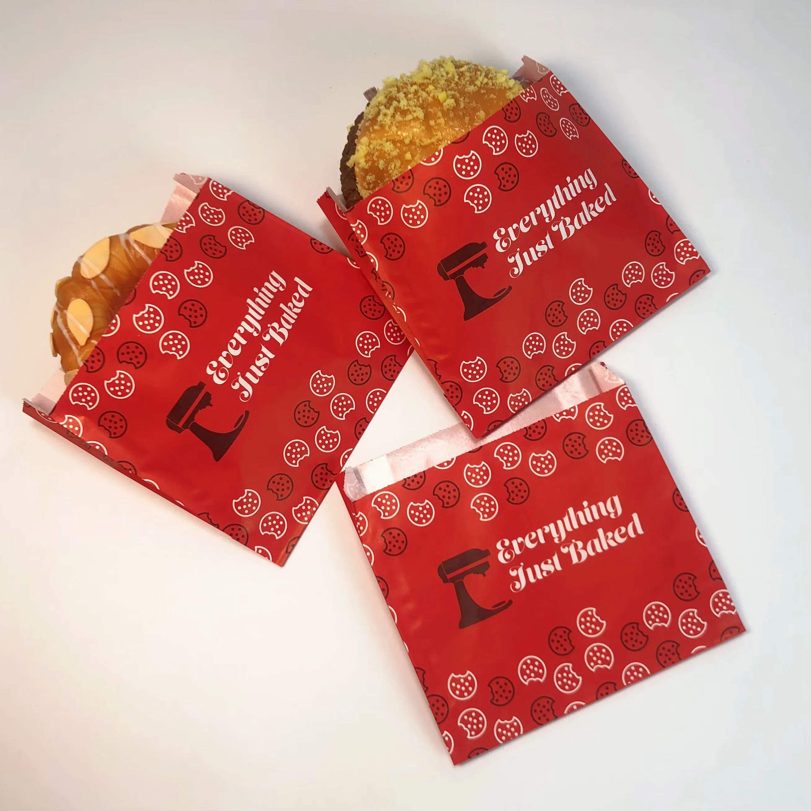 Custom Print Recyclable Die Cut Red Paper Bag Punch Holes Paper Takeouts Bag Perforation Carry Bags for Packaging Food