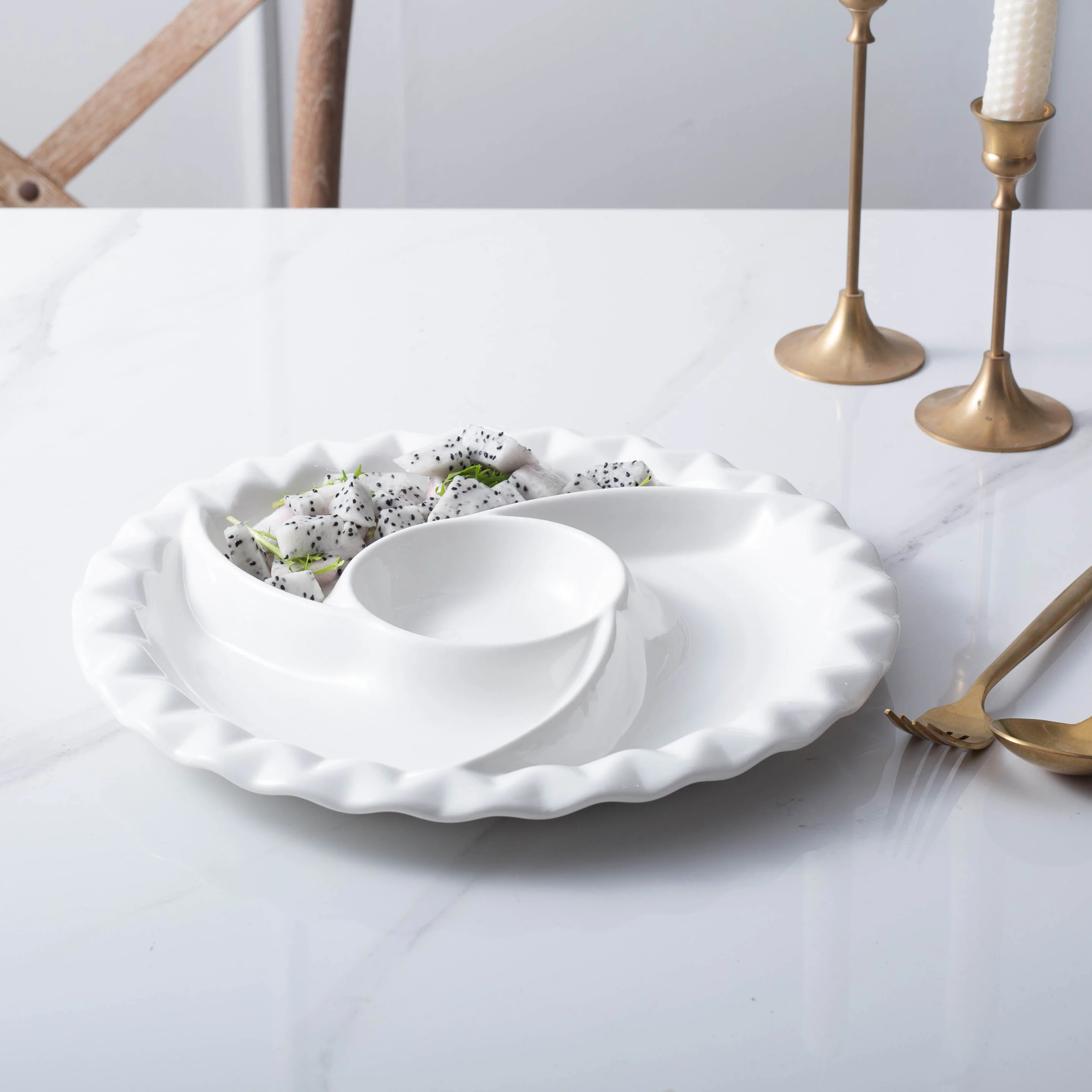 Round compartments ceramic plate white Christmas fruit platter tray porcelain serving platter