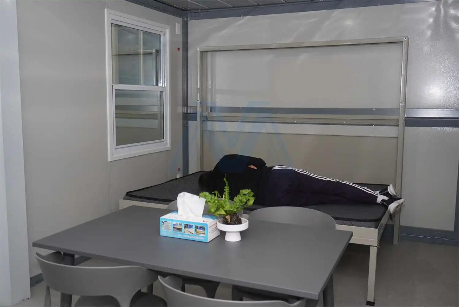 20ft 40ft Folding Container Triangle House Prefab Modular Portable Barn House Luxury  Villa Office Storage Shed Home