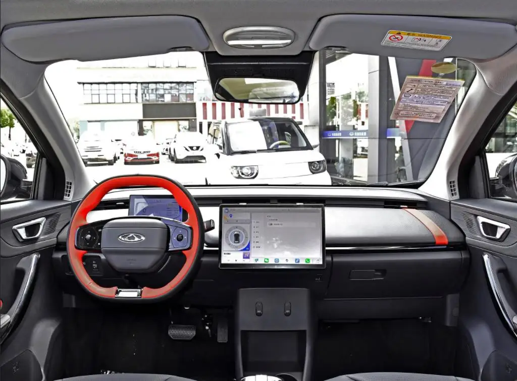 High quality electric new cars for sale made in China Chery qq Wujie PRO 301km 2WD Warcraft Edition new electric cars