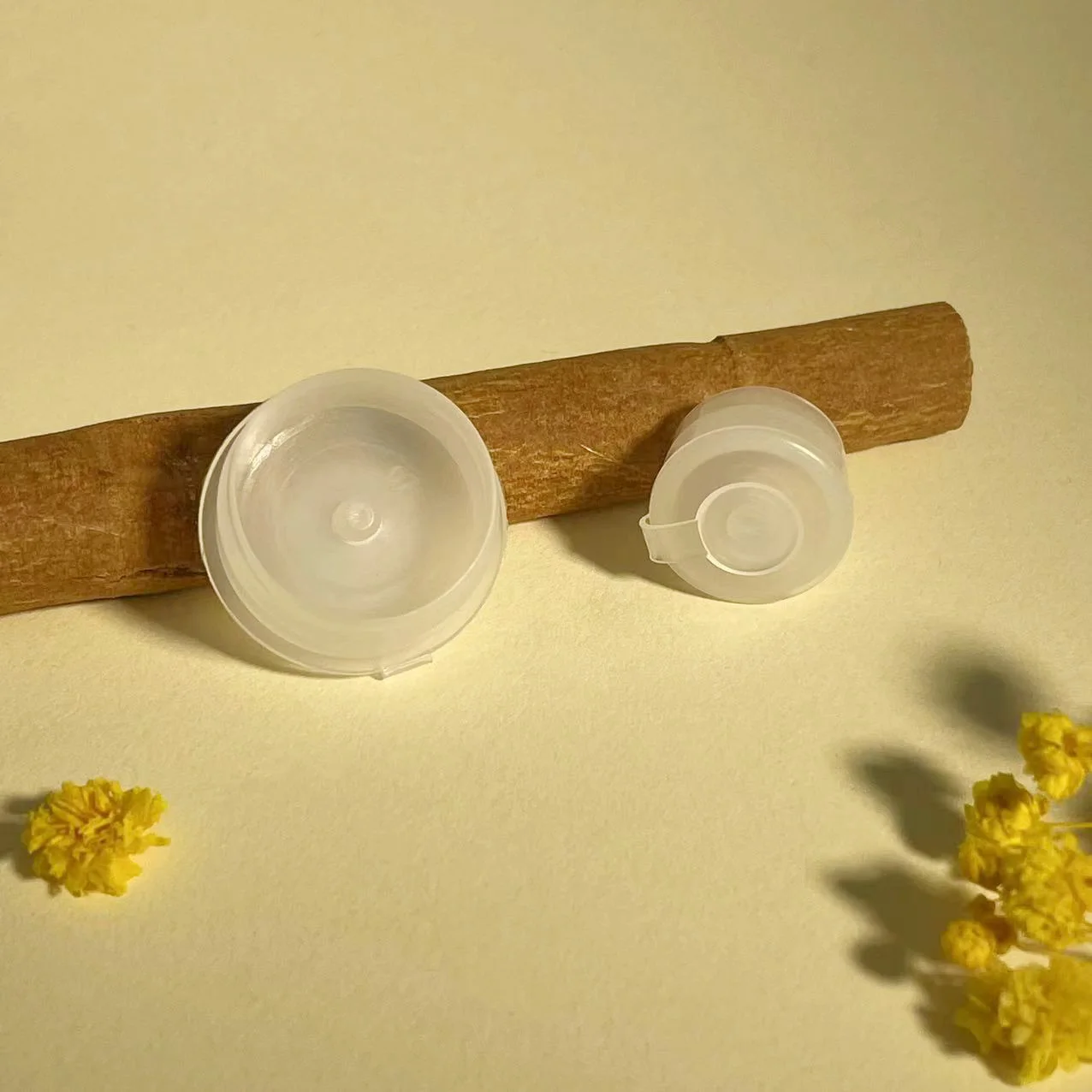 Plastic Inner Stopper Flip Top Plug for Liquid Bottles Insert Stopper Plug Round Cap Inner Plastic Bottle Plugs