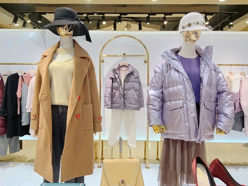 Fashion High Quality Used Women Clothes Discount Down Jackets Wholesale Clearance