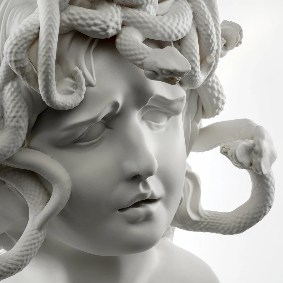 Vietnam Manufacturer 60cm Fluorite Snake Queen Medusa Composite Statue Custom Designed Folk Art Colorful