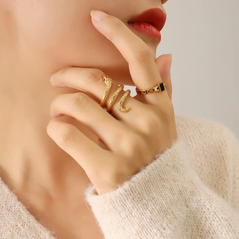 Cool Titanium Steel Snake-Shaped Ring for Women Handcrafted Jewelry with No Fading Stylish Cold Style Watch Accessory