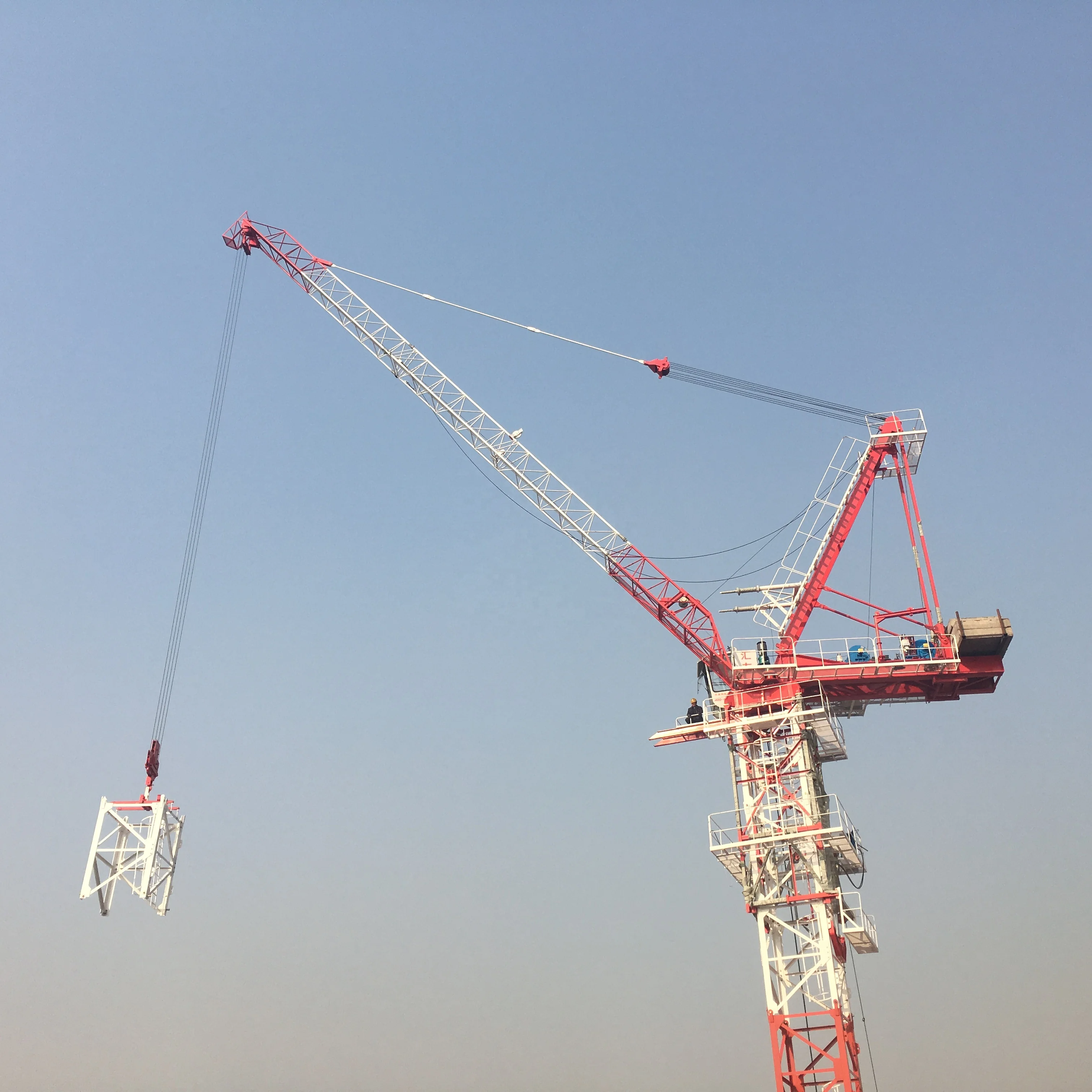 New installation D125 4522-6t-8t Luffing inner climbing Tower Crane