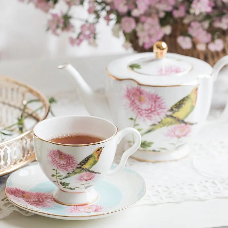 Британский послеобеденный чайный набор кофейных чашек Bone China Европейский маленький роскошный керамический кофейный Подарочный сервиз с чайником