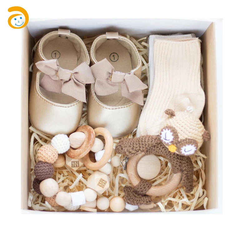 Hot Sale Newborn Baby Products Teething Teether Gift Set Toy Milestone Rattle Baby Bathing Toy Set