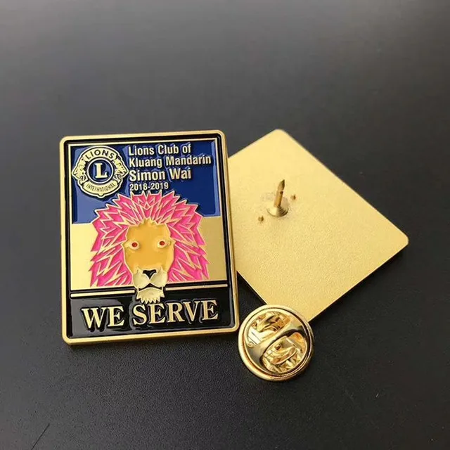 China Manufacturers Custom Lion Animal Shape 3D Design Logo Metal Lapel Pin Badges