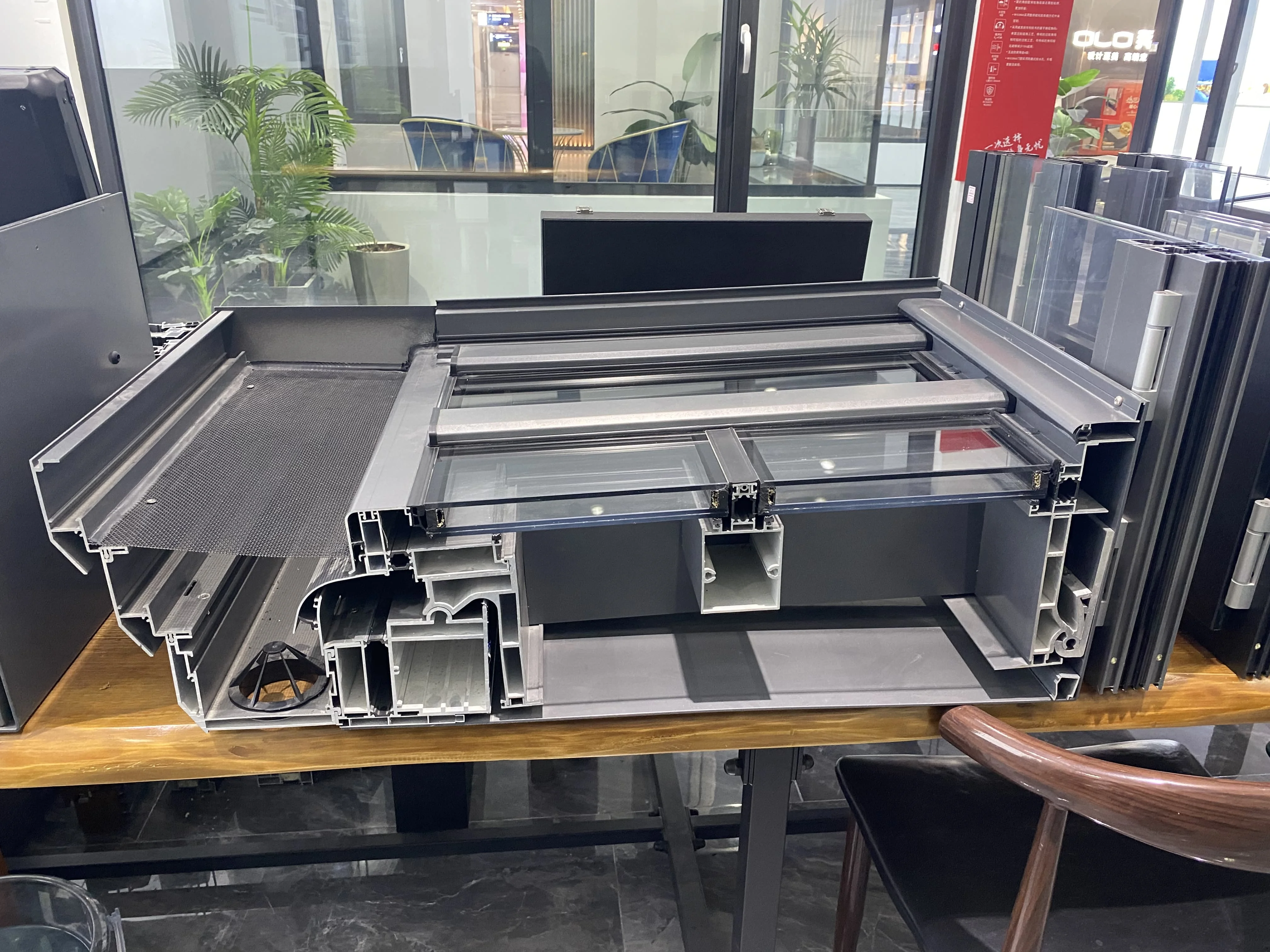Narrow Frame 10 Years Warranty Customized Double Glazed Smart Glass Tilt and Turn Windows for Bank Supermarket