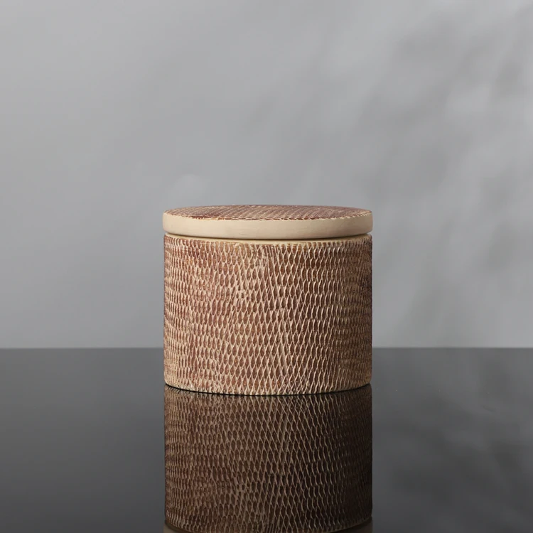 Rhombus embossed custom logo matte wholesale frosted cylinder candle jars / home decoration ceramic candle container with lid