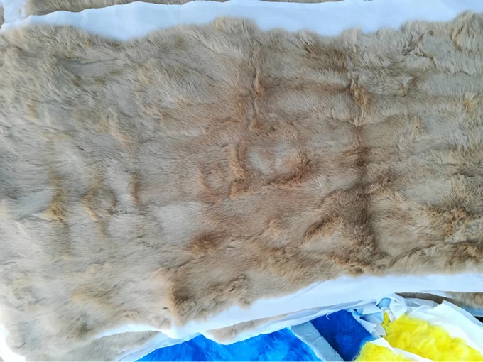Factory A grade good quality soft fur Genuine chinese white rabbit fur throw rabbit fur plate