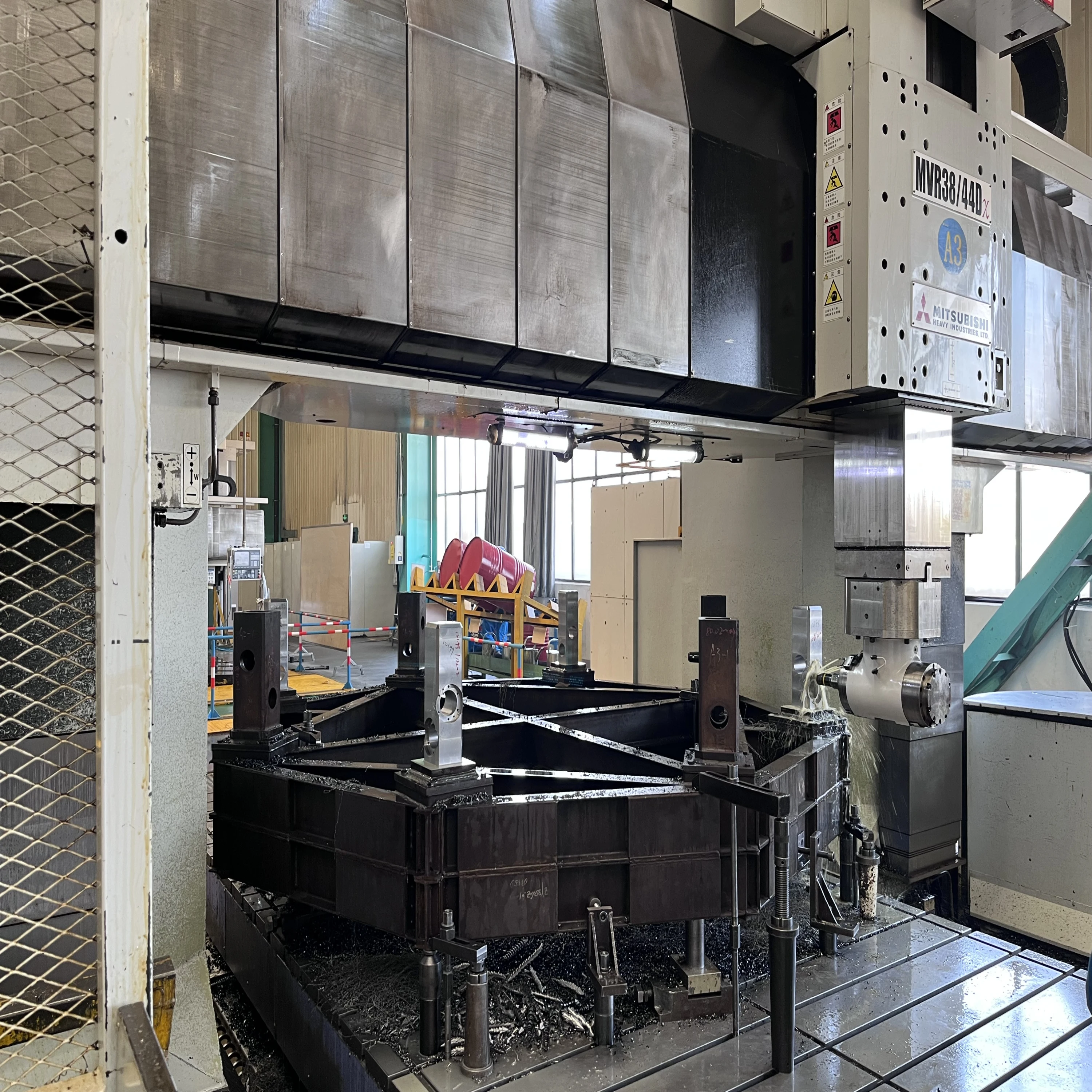 Gantry machining service heavy CNC machining large machinery housing parts steel frame shell fabrication and welding assembly