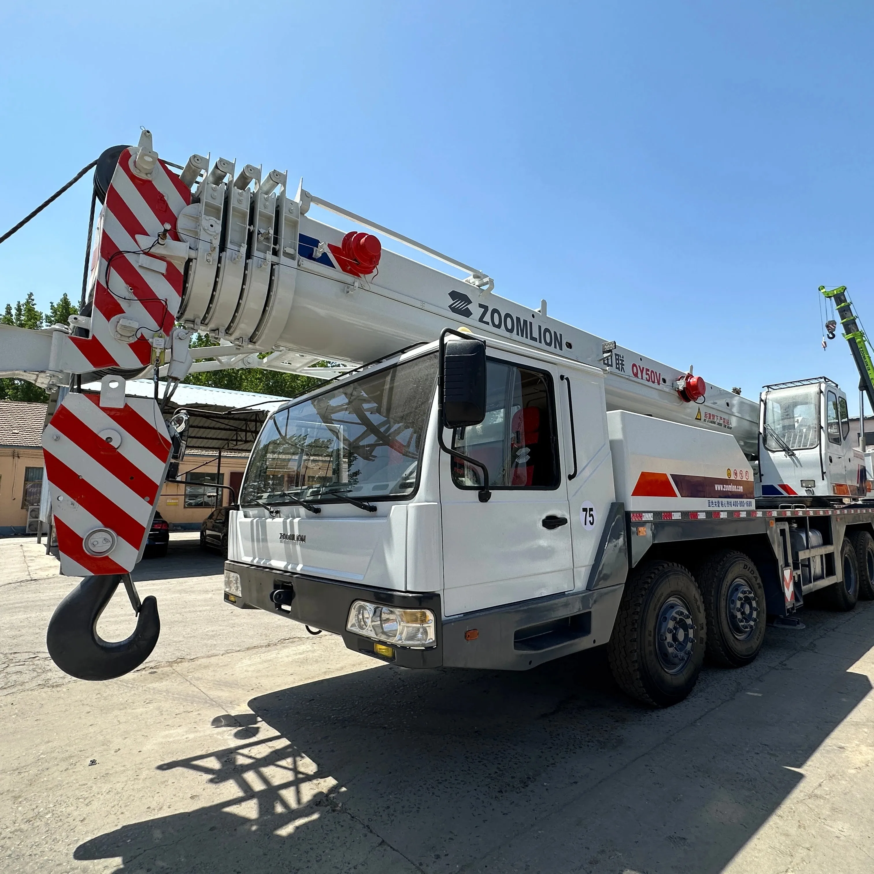 China Brand Original 2020-2023 Year Used ZOOMLION 30Ton Mobile Crane Used Truck Cranes Stock
