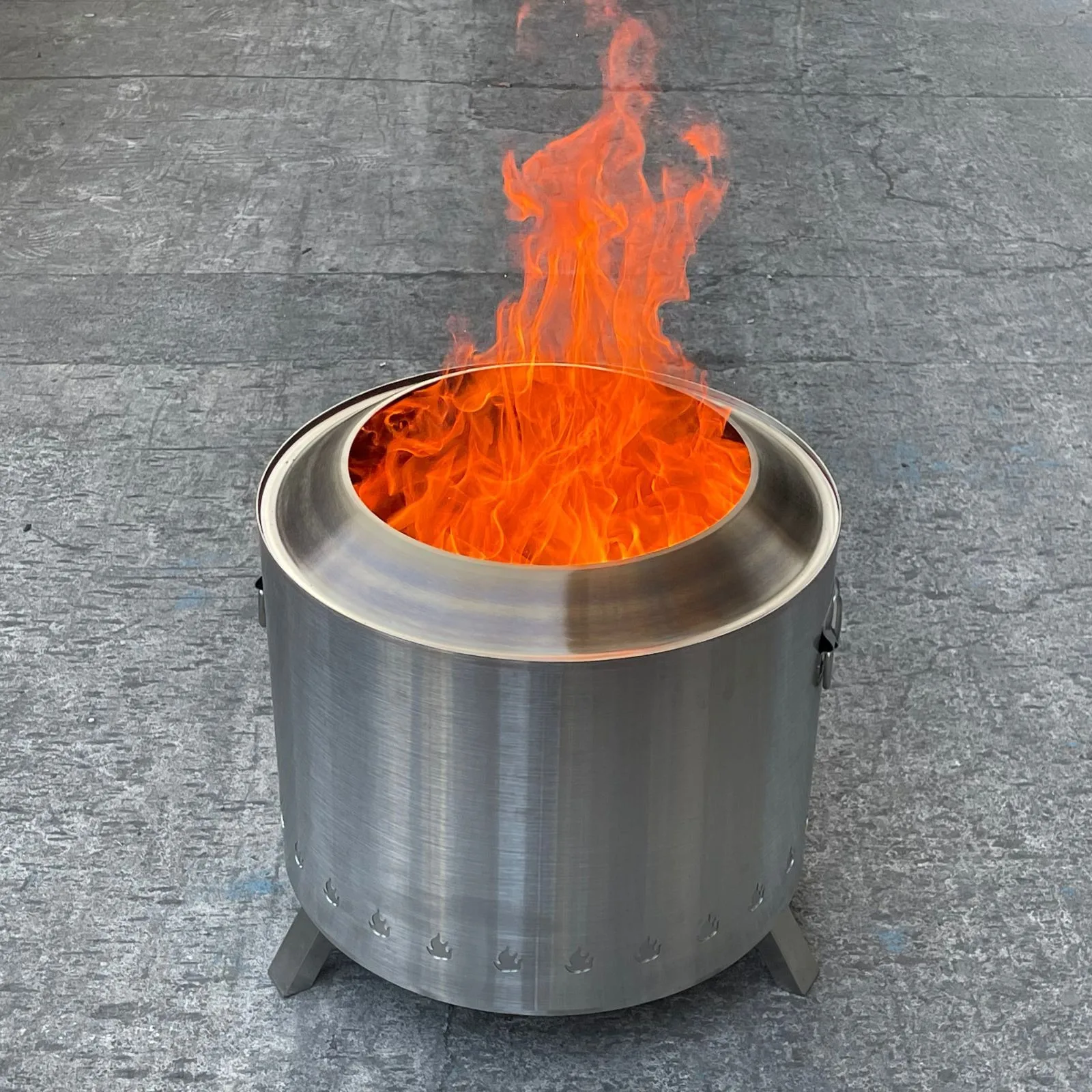 Metal Fire Pit Designs: Round Stainless Steel Outdoor Charcoal BBQ Grill and Chiminea Fire Pit