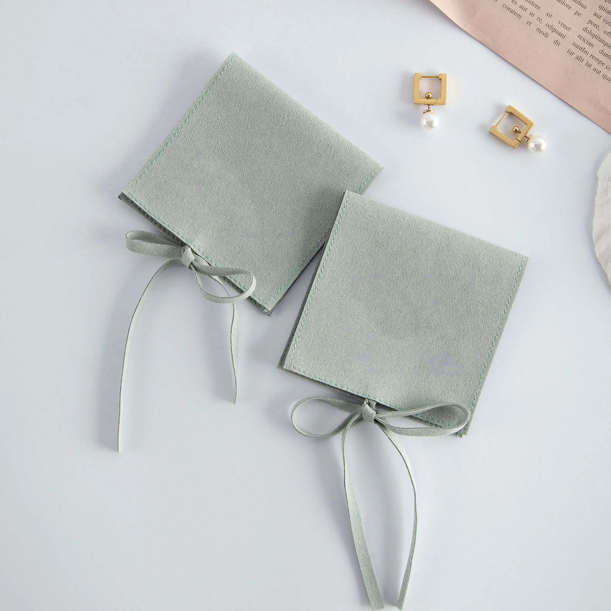 Recyclable Custom logo Small Flap Pouch Microfiber Small Envelope Flap Velvet Suede Fabric Pouch Jewelry Packaging Bags